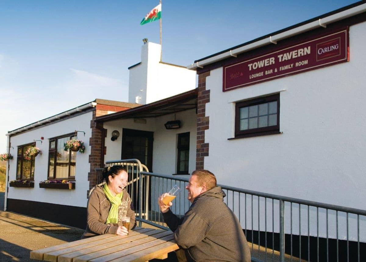 White Tower Holiday Park Llandwrog 外观 照片