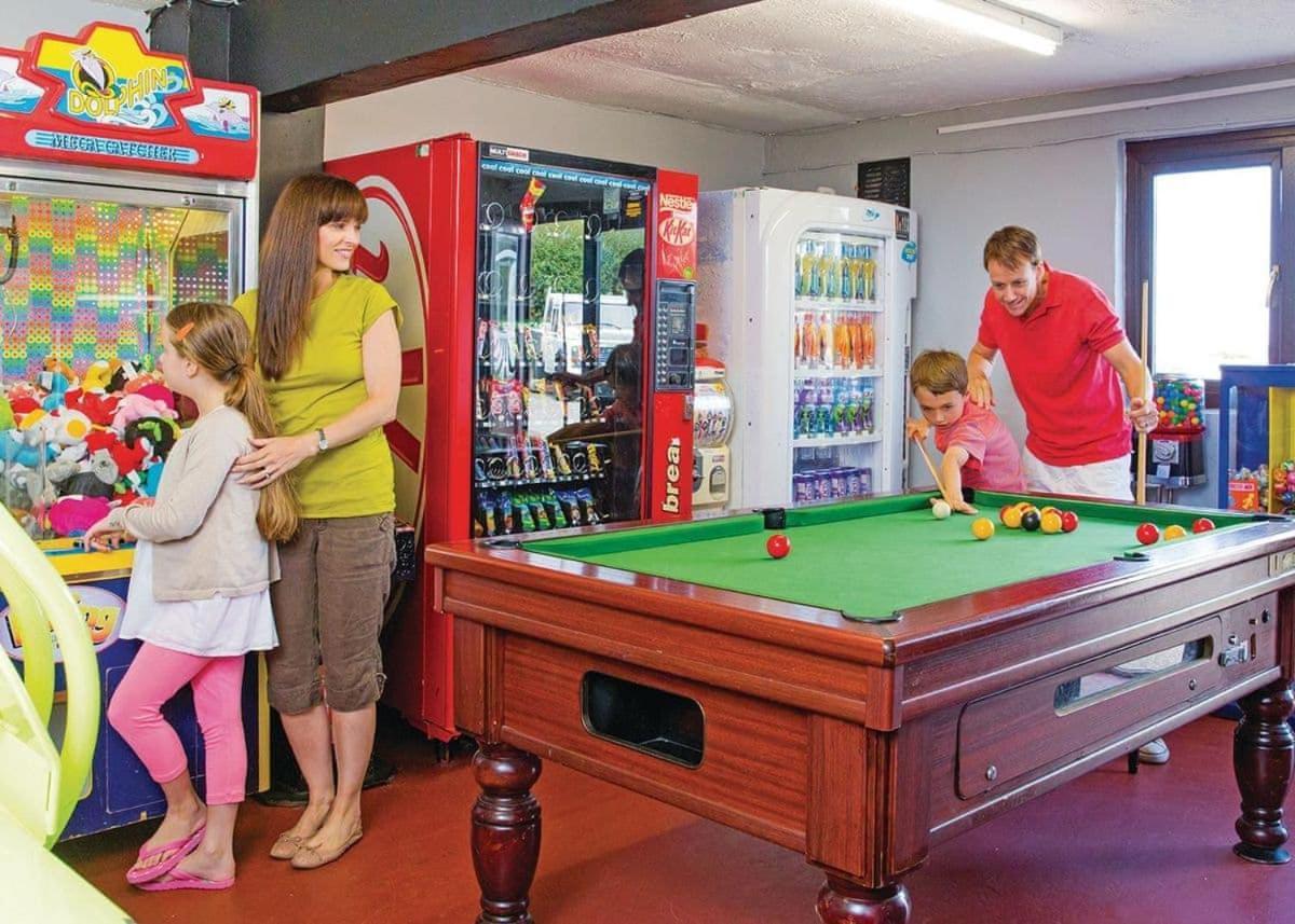 White Tower Holiday Park Llandwrog 外观 照片